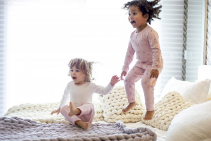 Pijama infantil de suedine bonecos de neve rosa