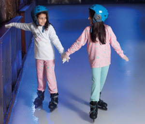 Pijama estampado de moletinho infanto-juvenil patinao no gelo