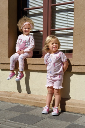 Pijama infantil de algodo e modal gatas coloridas - Pompons aplicados