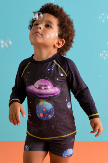 Camiseta com proteo solar nave aplicada beb e infantil