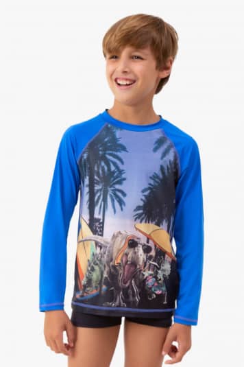 Camiseta infantil com proteo dinos na praia