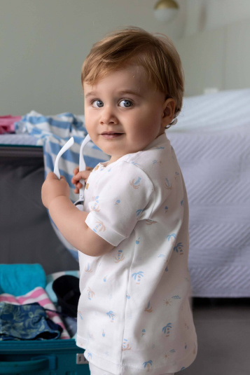 Pijama curto com peitilho coqueiros infantil menino